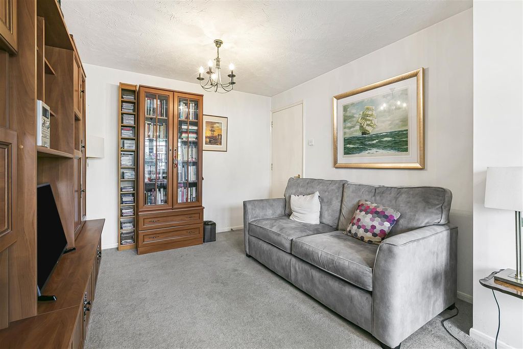 Property photo 3 of 15