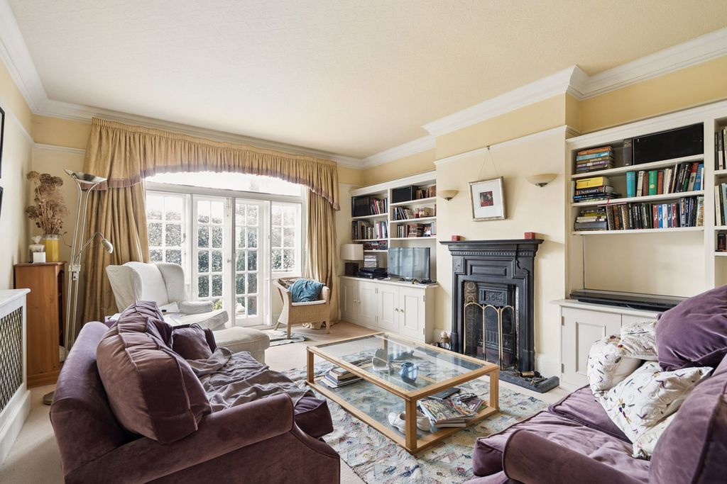 Property photo 2 of 11