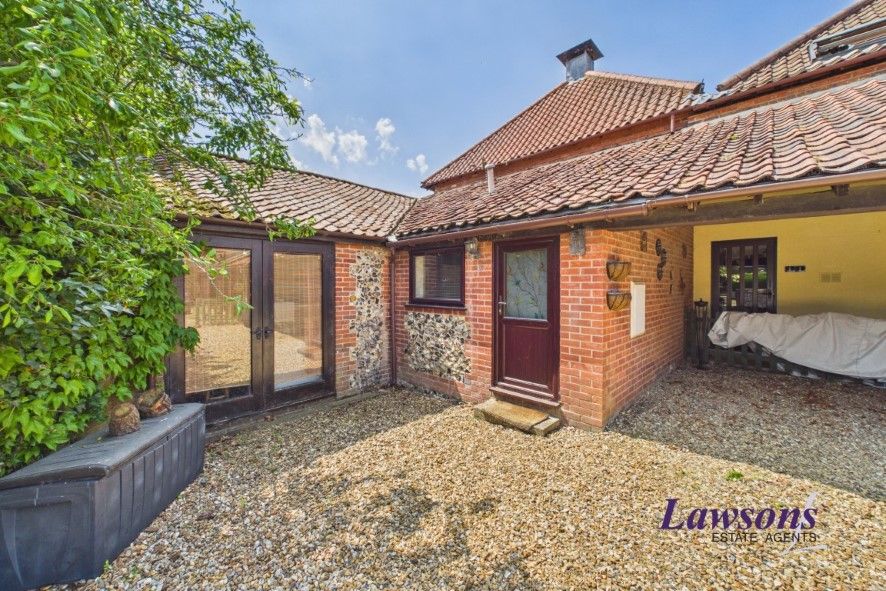 Property photo 2 of 9