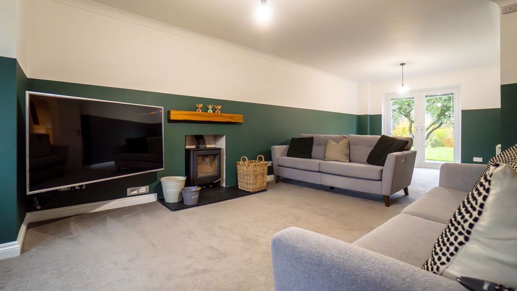 Property photo 2 of 34