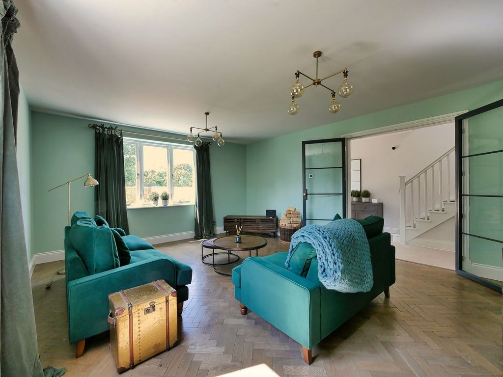 Property photo 3 of 19