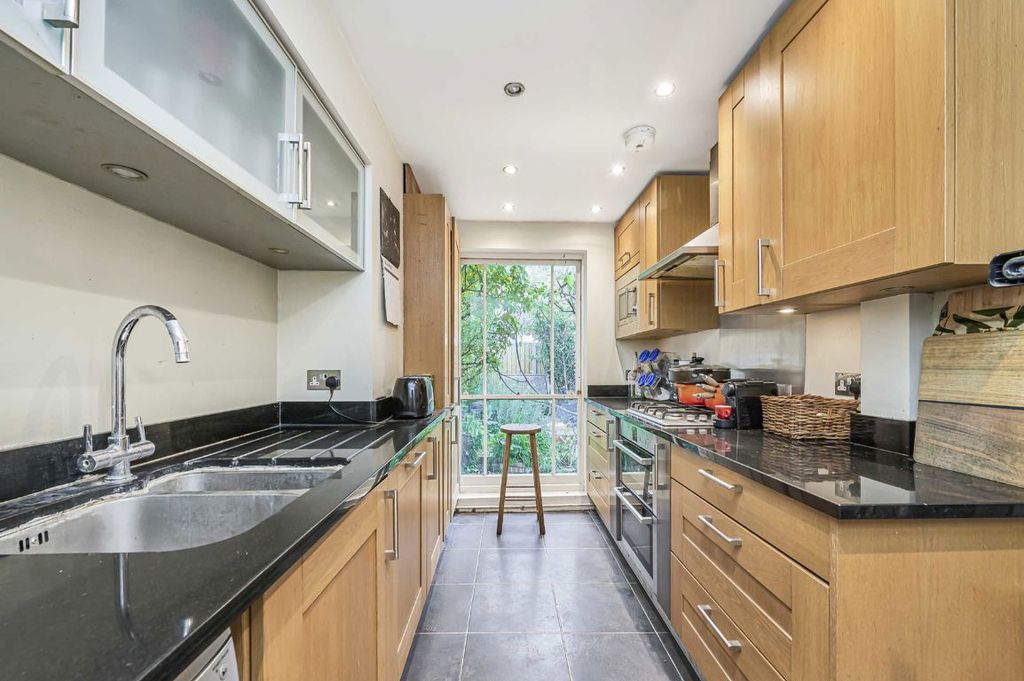 Property photo 3 of 8