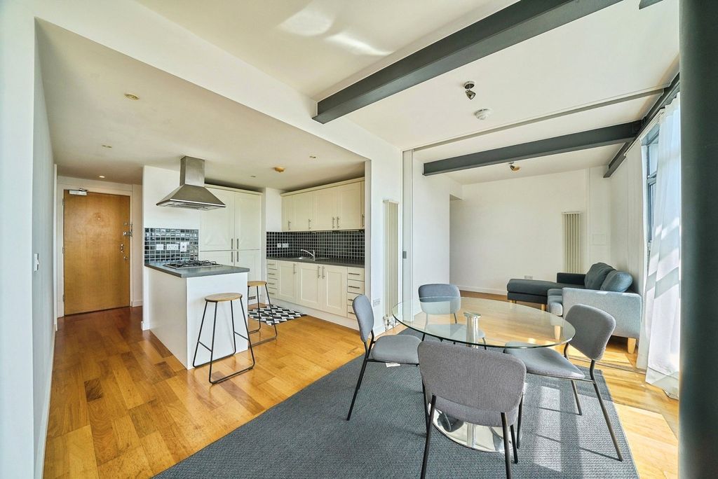 Property photo 2 of 19 Pbox-Img.Jpg