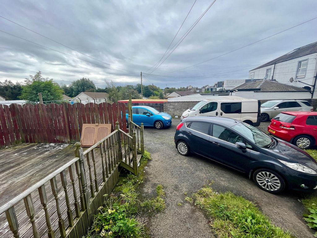 Property photo 3 of 25
