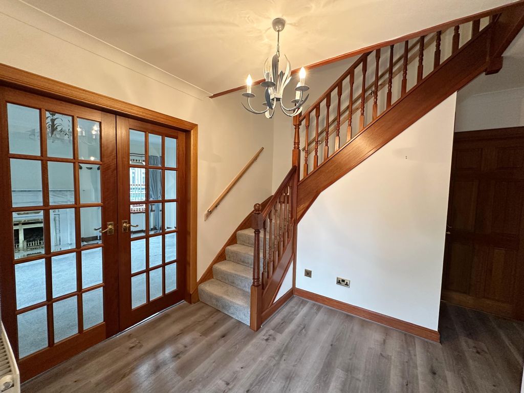 Property photo 2 of 30