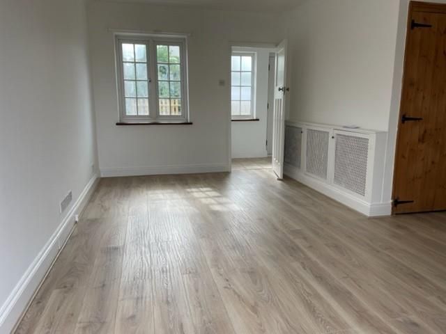 Property photo 2 of 11 Living Room