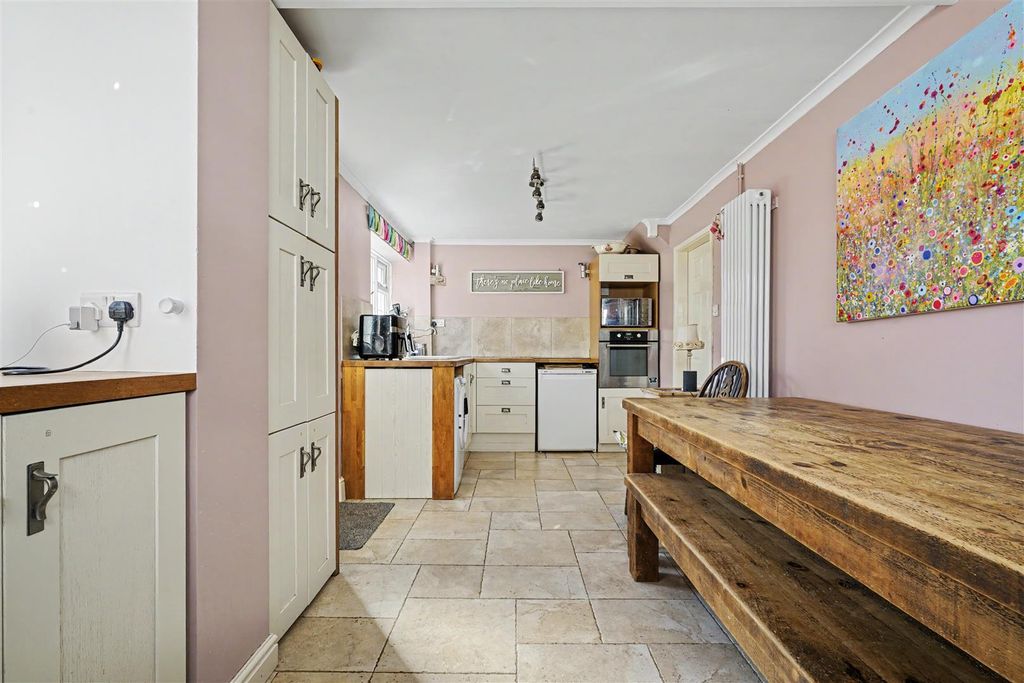 Property photo 2 of 24 Dining Kitchen