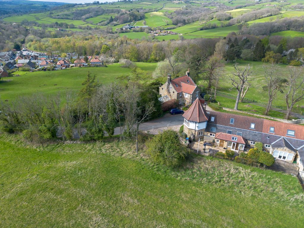 Property photo 2 of 37
