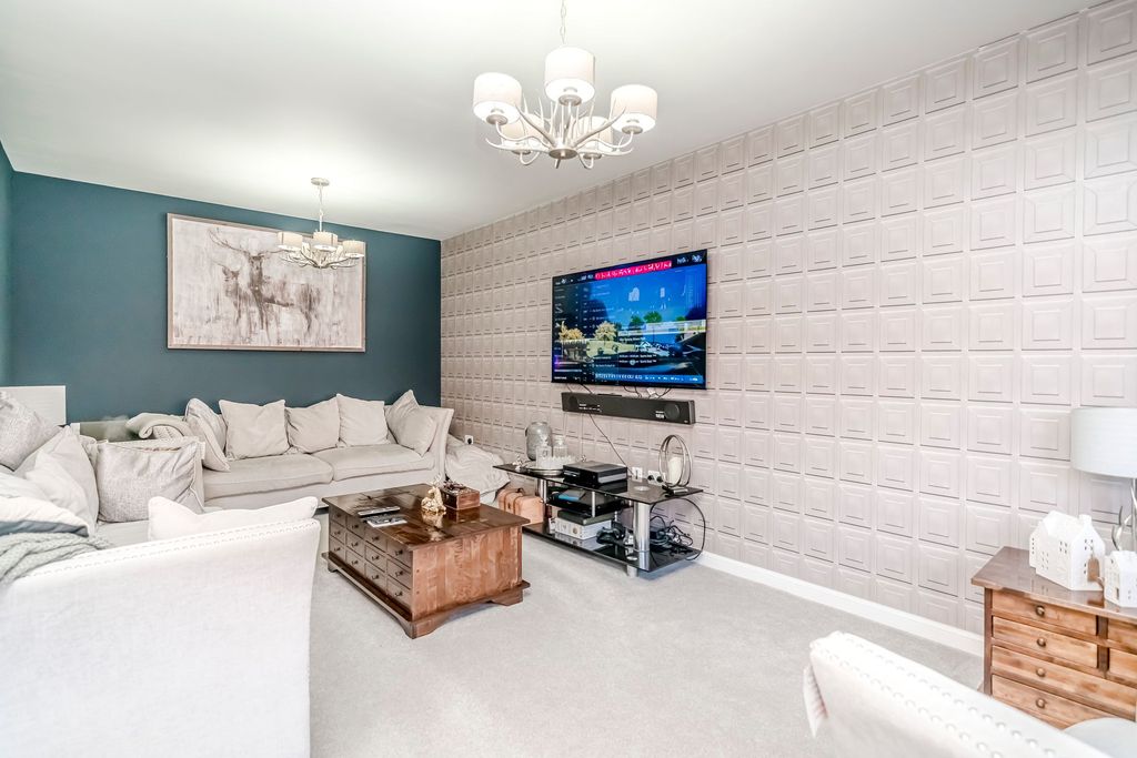 Property photo 2 of 35