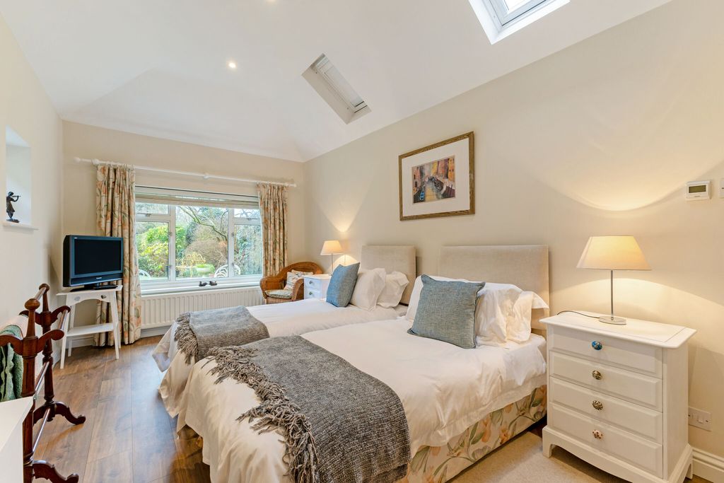 Additional image 19 of 6 bed detached house for saleRiver Road, Taplow, Maidenhead SL6