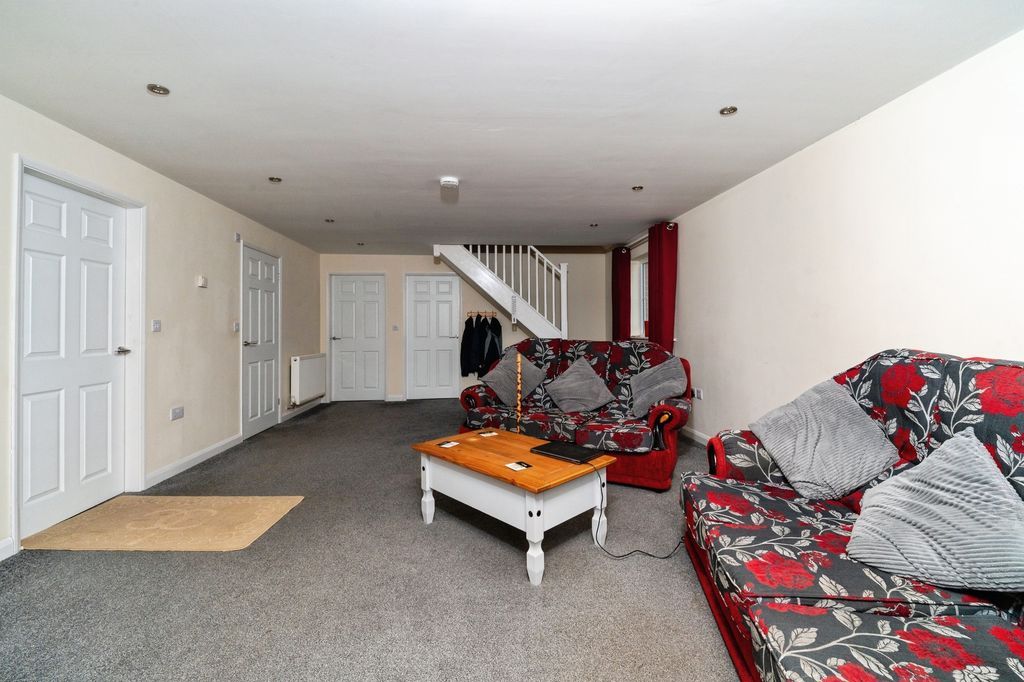 Property photo 3 of 19 Living Room View 2