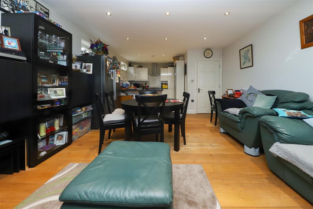 Property photo 2 of 13 Living/Dining Room