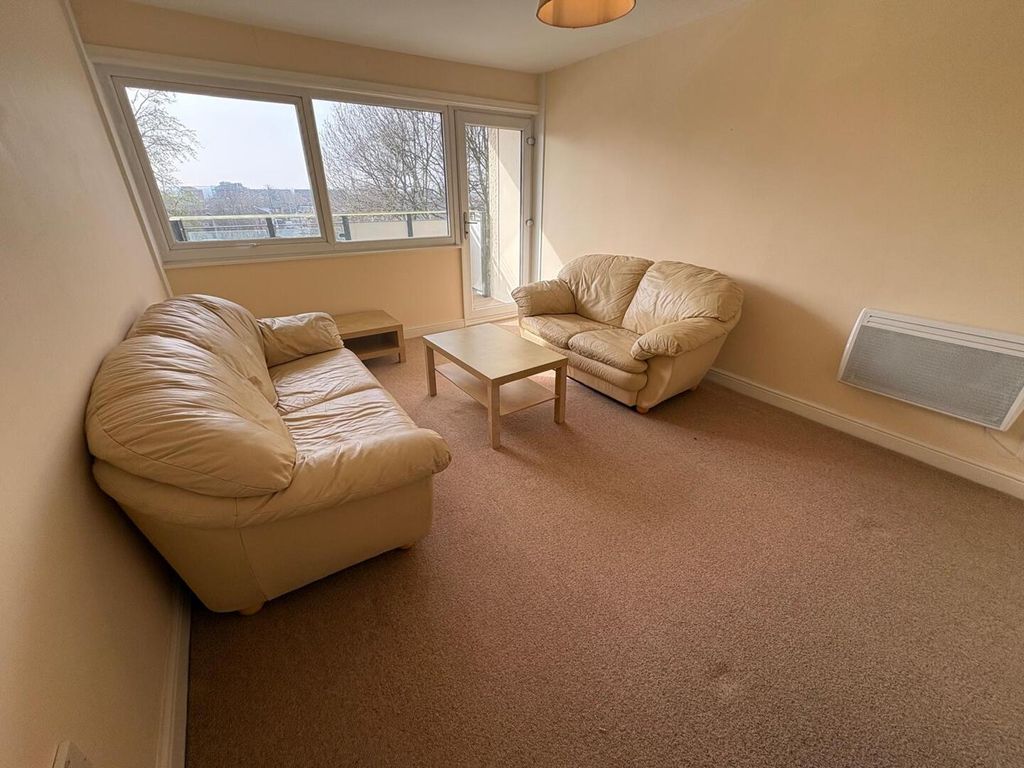 Property photo 2 of 5 Living Room