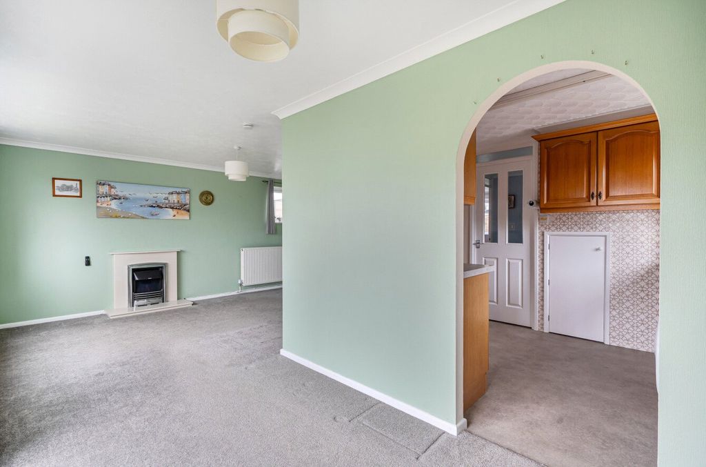 Property photo 3 of 16 Sitting/Dining Room
