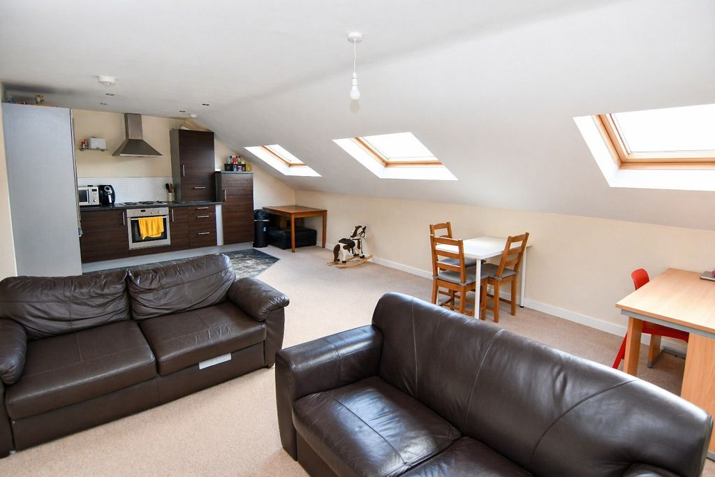 Property photo 3 of 9 5122072