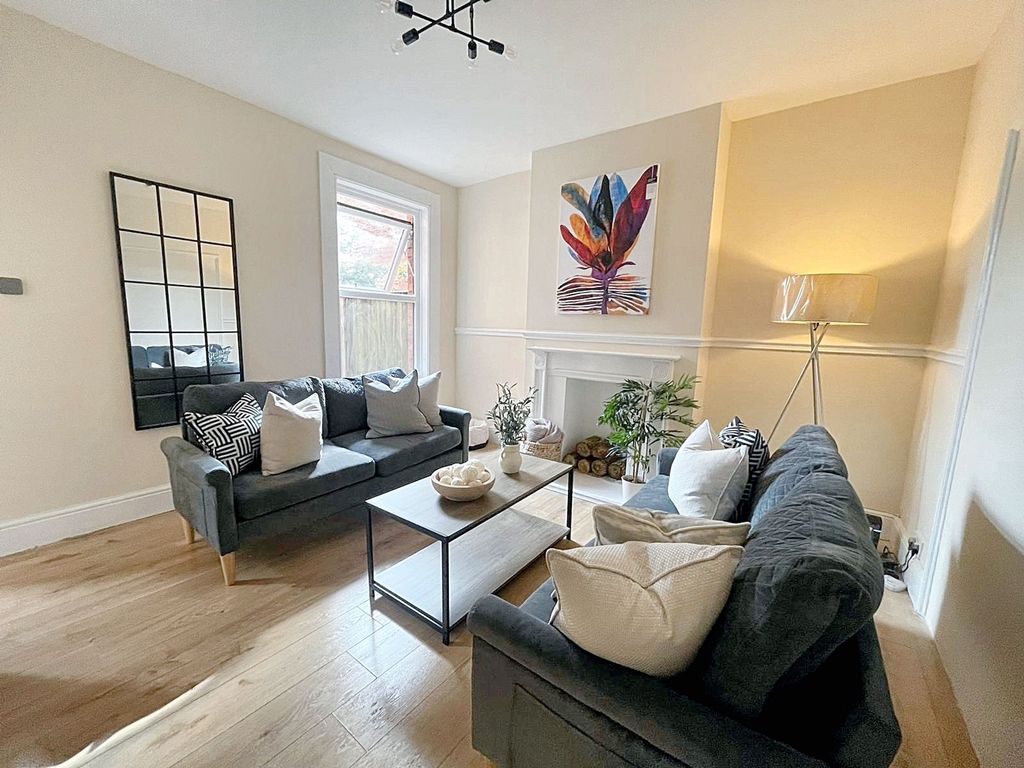 Property photo 3 of 6 Photo 2