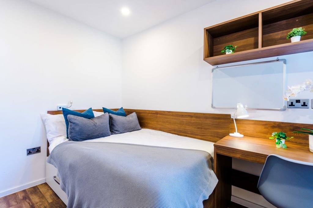 Property photo 2 of 26 Jesmond View, Block B, Flat 11, Bedroom 9