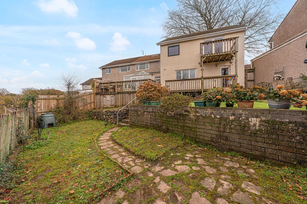 Property photo 2 of 50