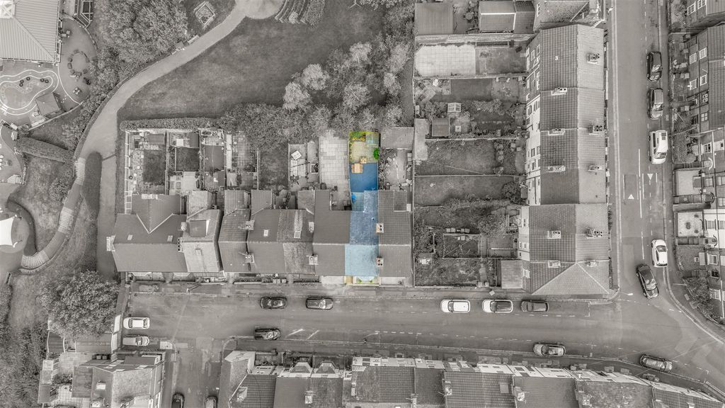 Property photo 3 of 19 Birdseye Bw - Close.Jpg