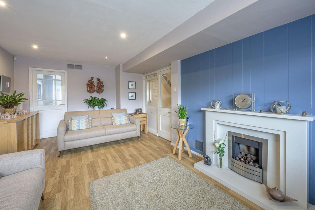 Property photo 2 of 31 Front Reception Room 2