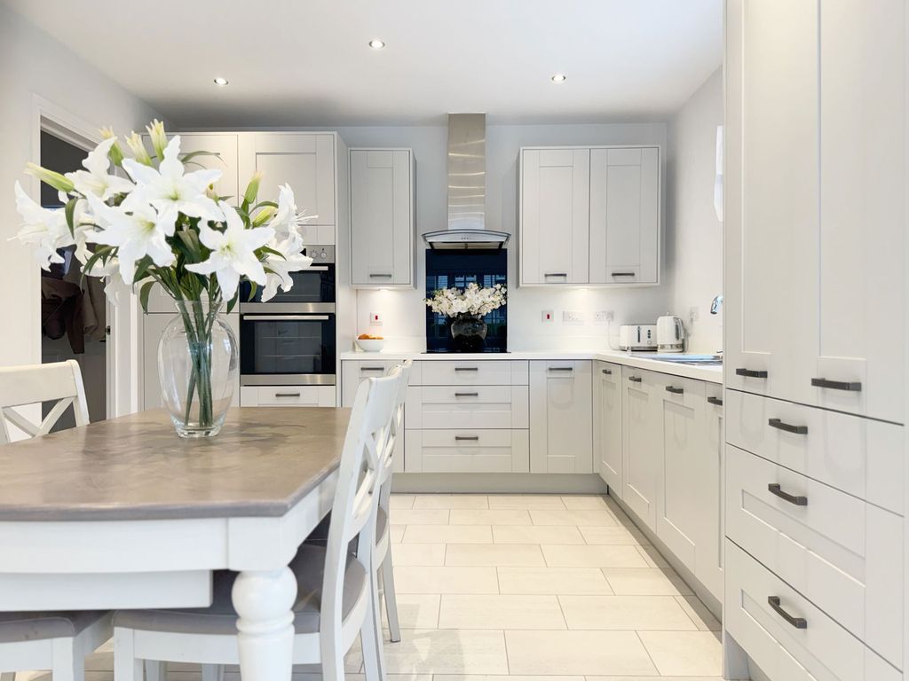 Property photo 2 of 38