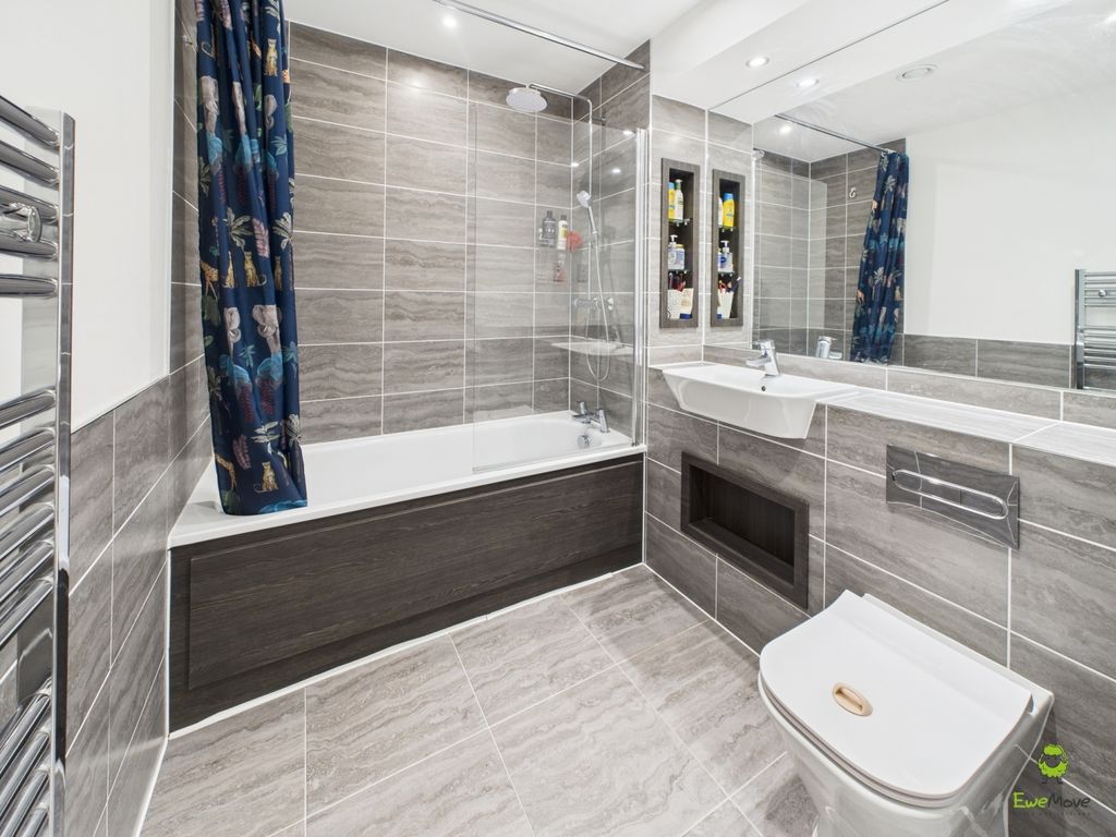 Property photo 3 of 8 Presented By Clinton At Ewemove Bexleyheath And D