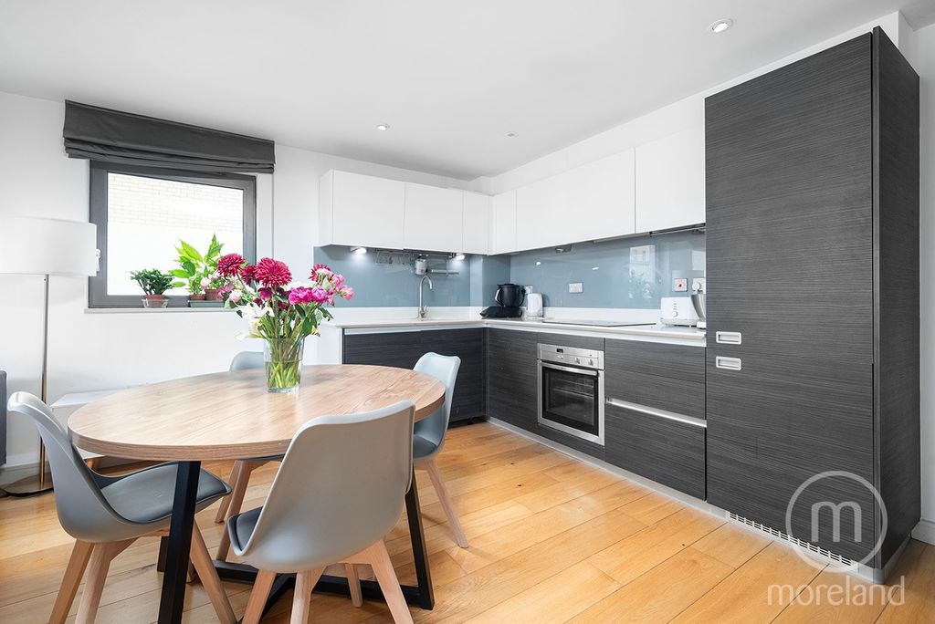 Property photo 3 of 13 4684834