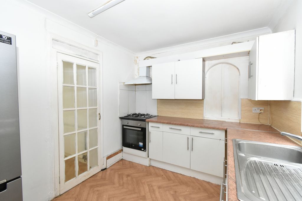 Property photo 3 of 12 Gallery