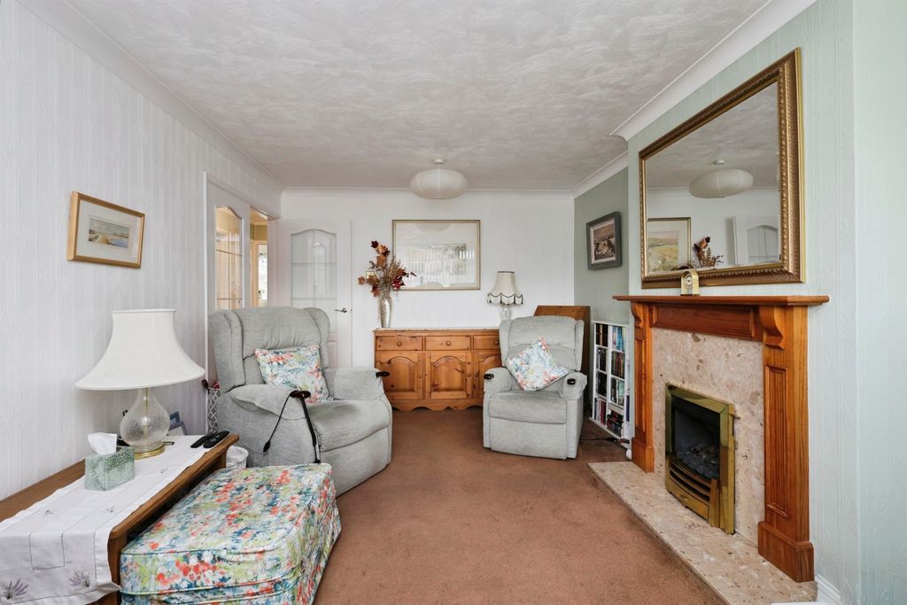 Property photo 3 of 16