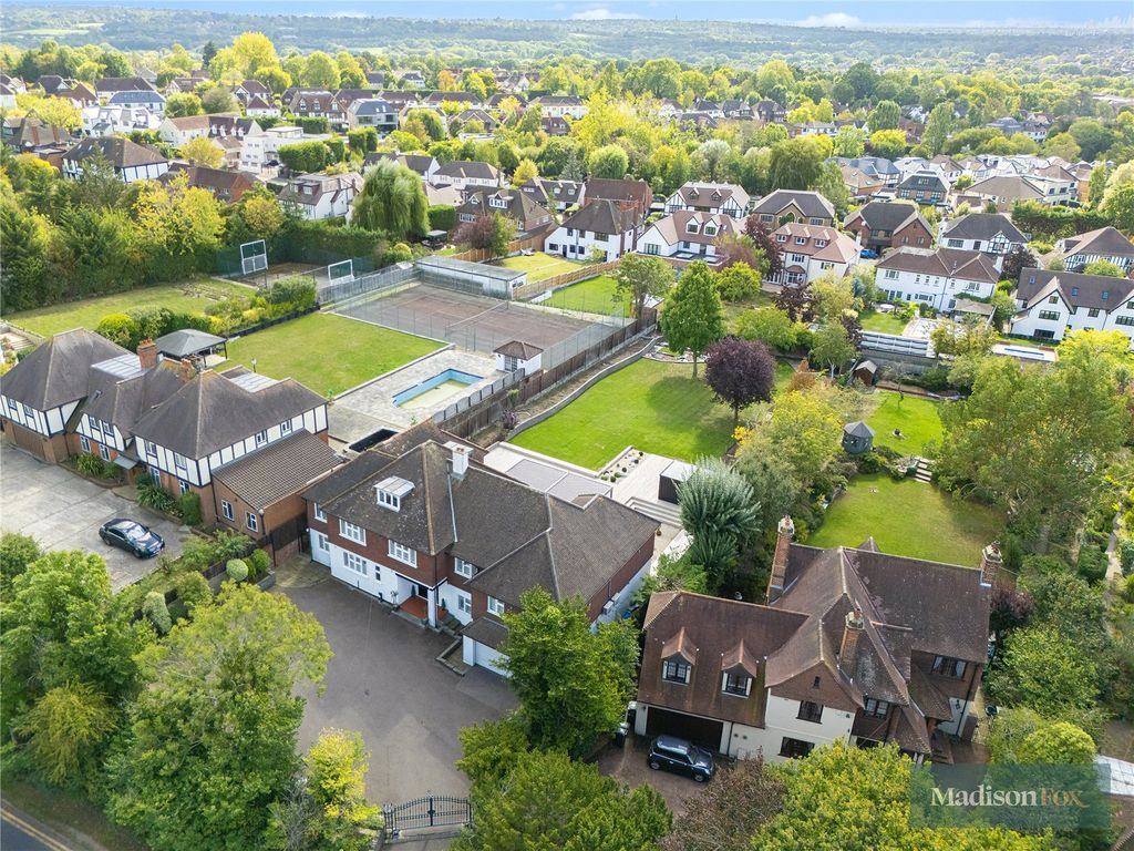 Property photo 1 of 57 Picture No. 04