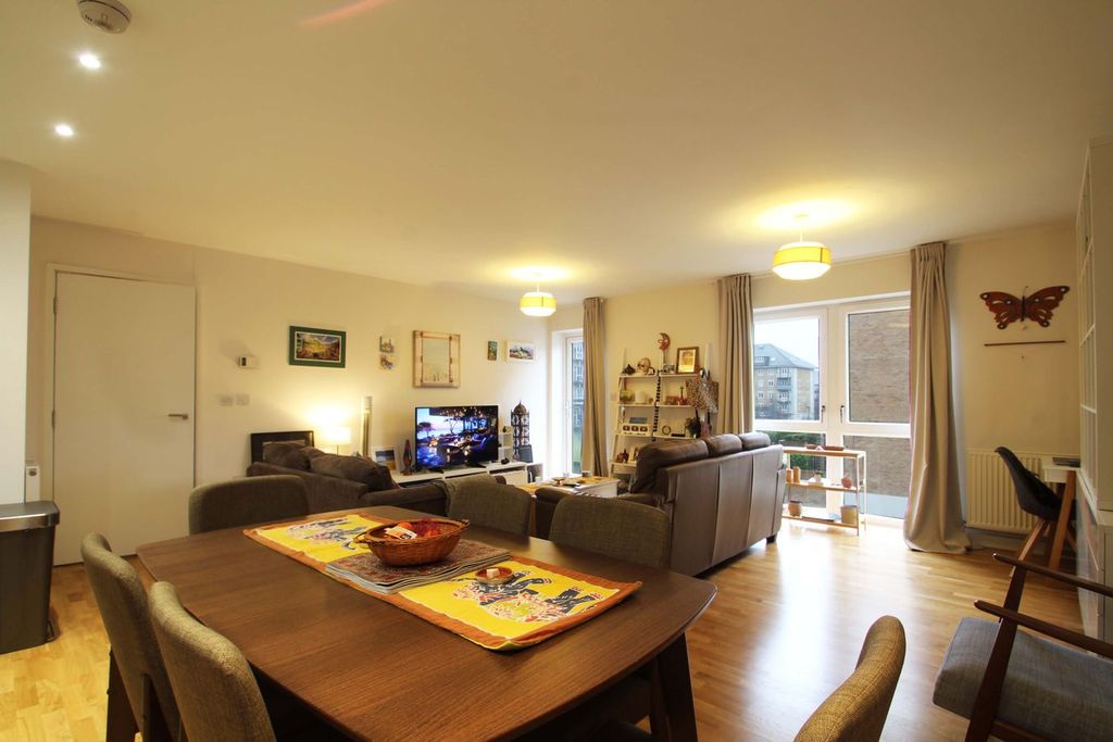 Property photo 3 of 11