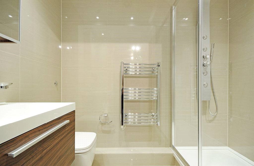 Property photo 2 of 12 Bathroom 2