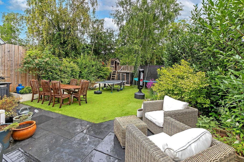 Property photo 2 of 34