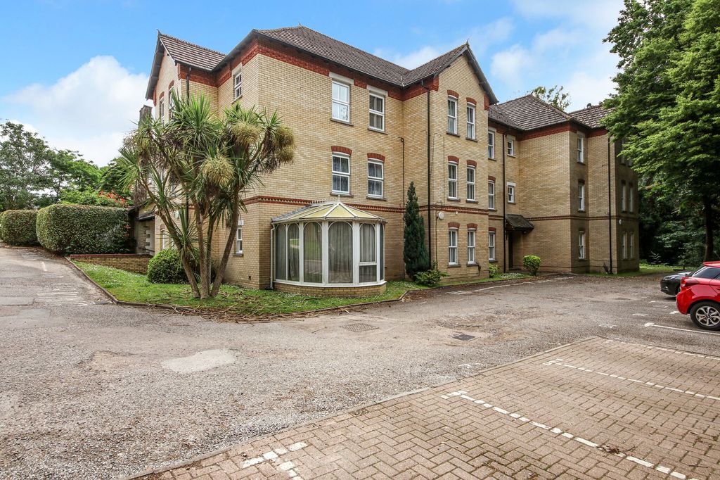 Property photo 1 of 12