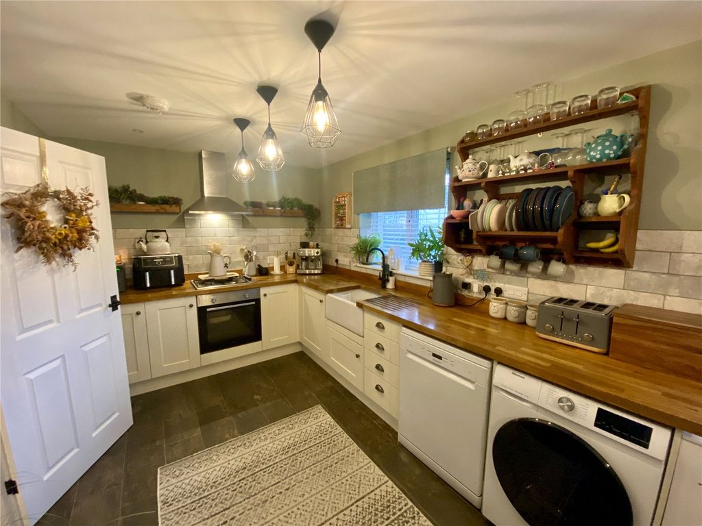 Property photo 3 of 20 Picture No. 13