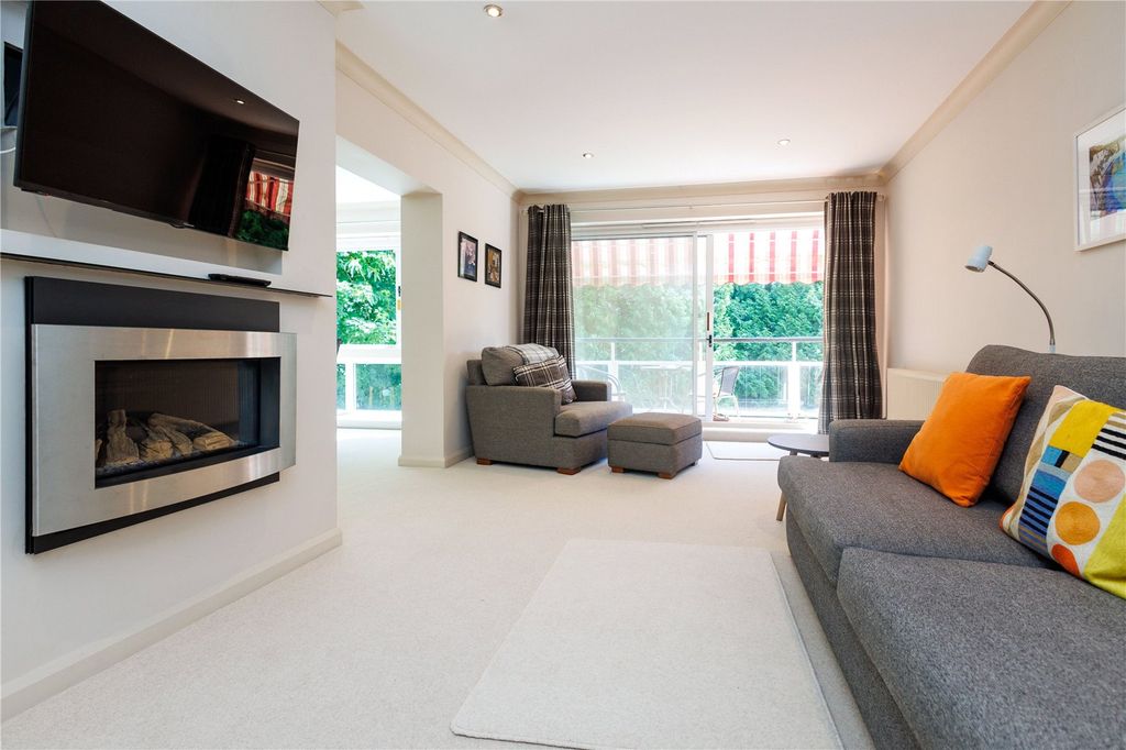 Property photo 3 of 17 Picture No. 02