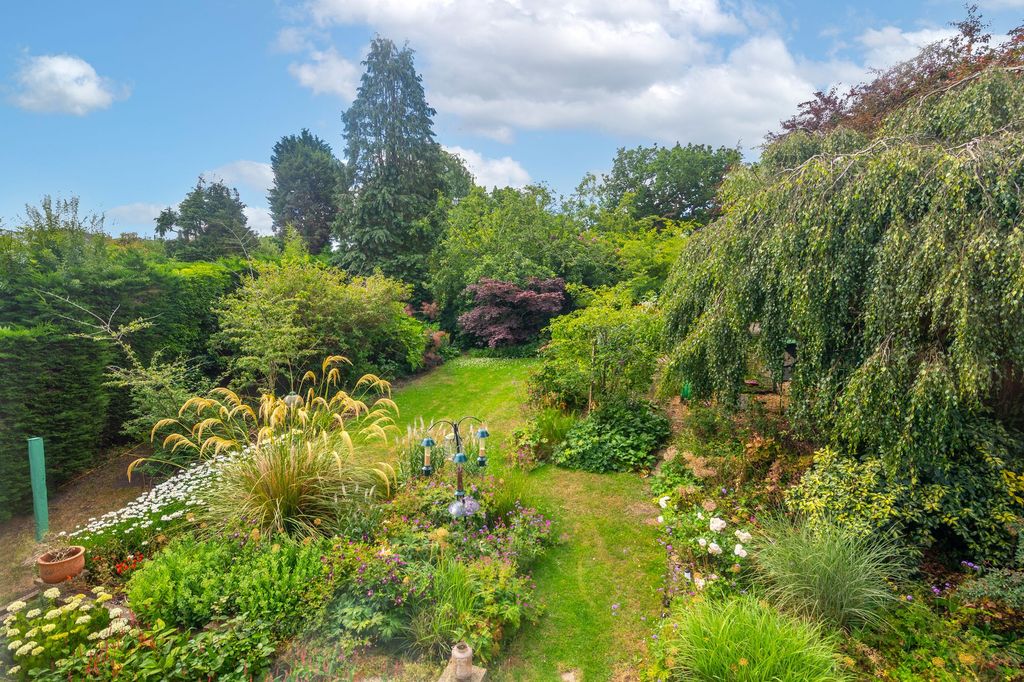Property photo 2 of 42