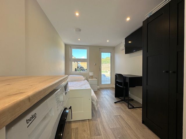 Property photo 1 of 10 Studio