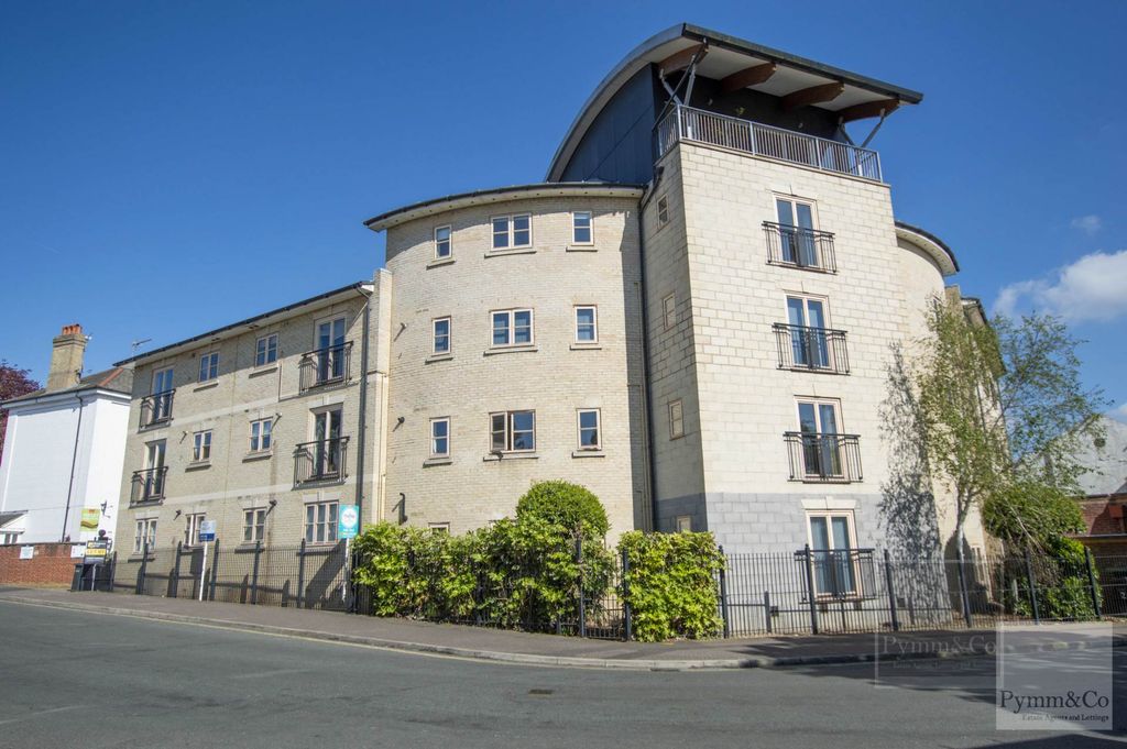 Property photo 1 of 9