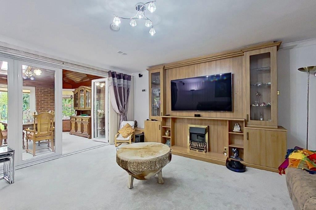 Property photo 3 of 33 209 8.Jpg