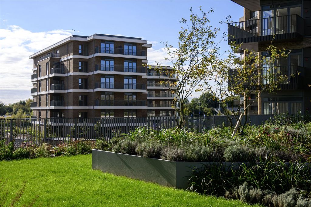 Property photo 1 of 8 External