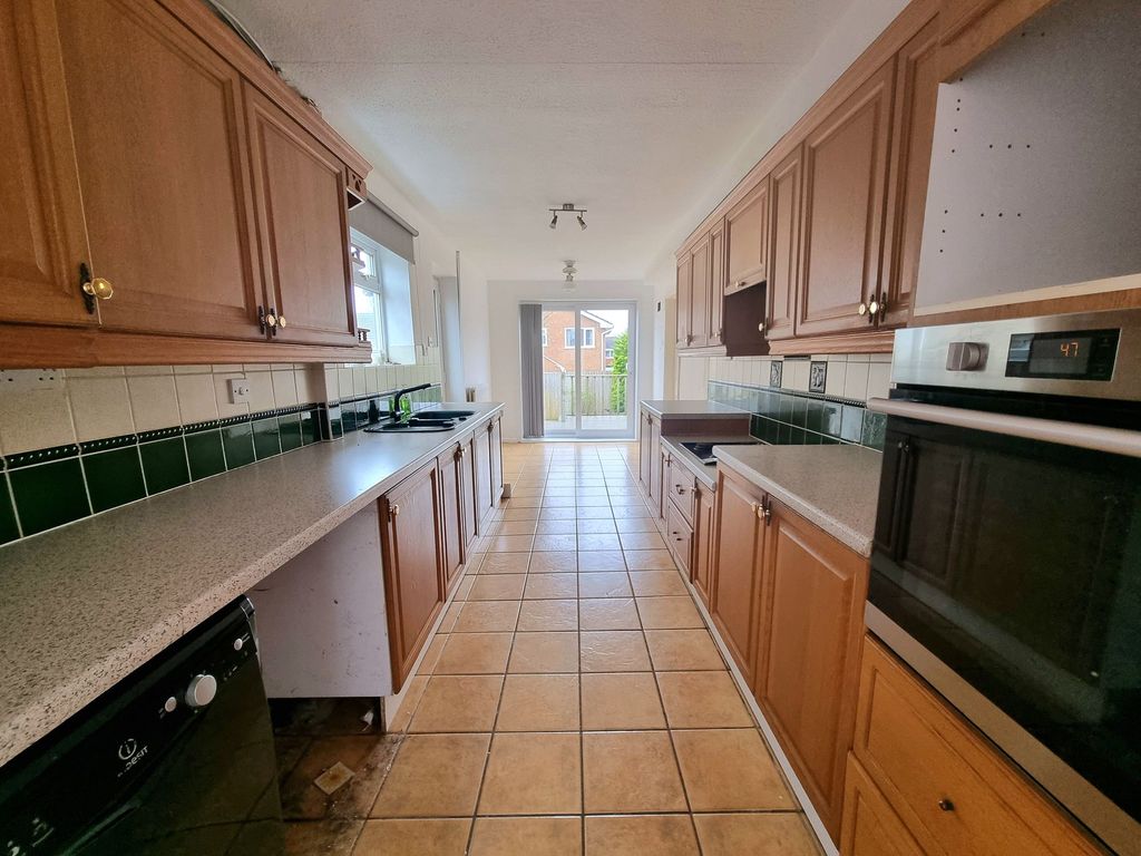 Property photo 3 of 27 Kitchen/Diner