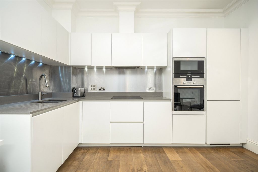 Property photo 3 of 6 Picture No. 01