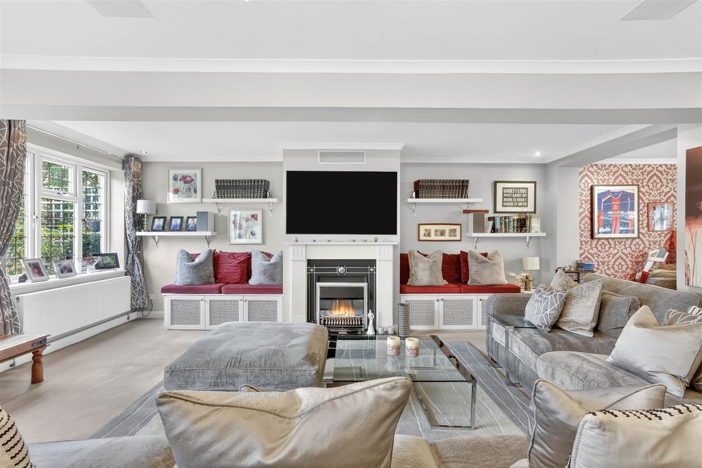 Property photo 3 of 63 1659426840 - 33.Jpg