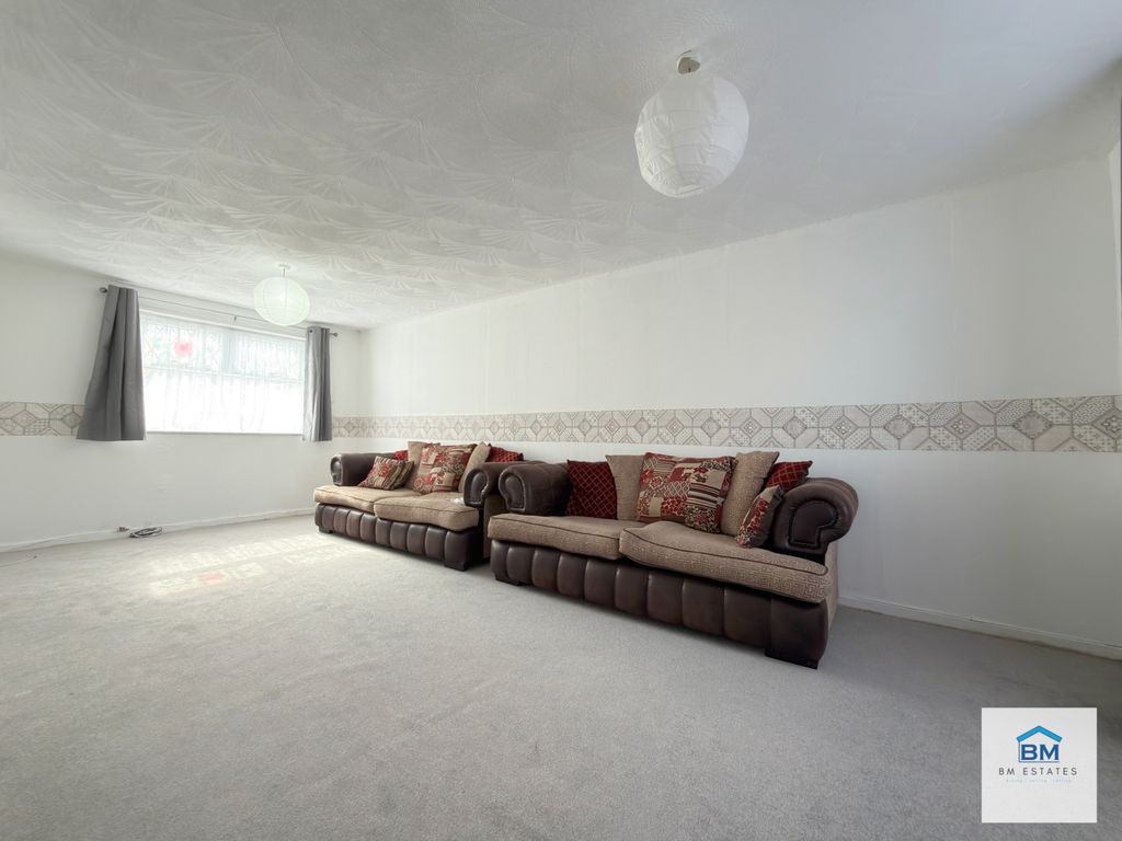 Property photo 2 of 8 Photo 5