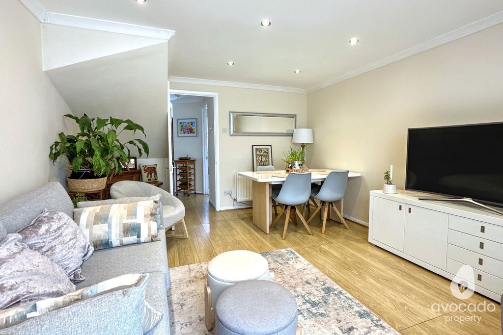 Property photo 2 of 11 4426694