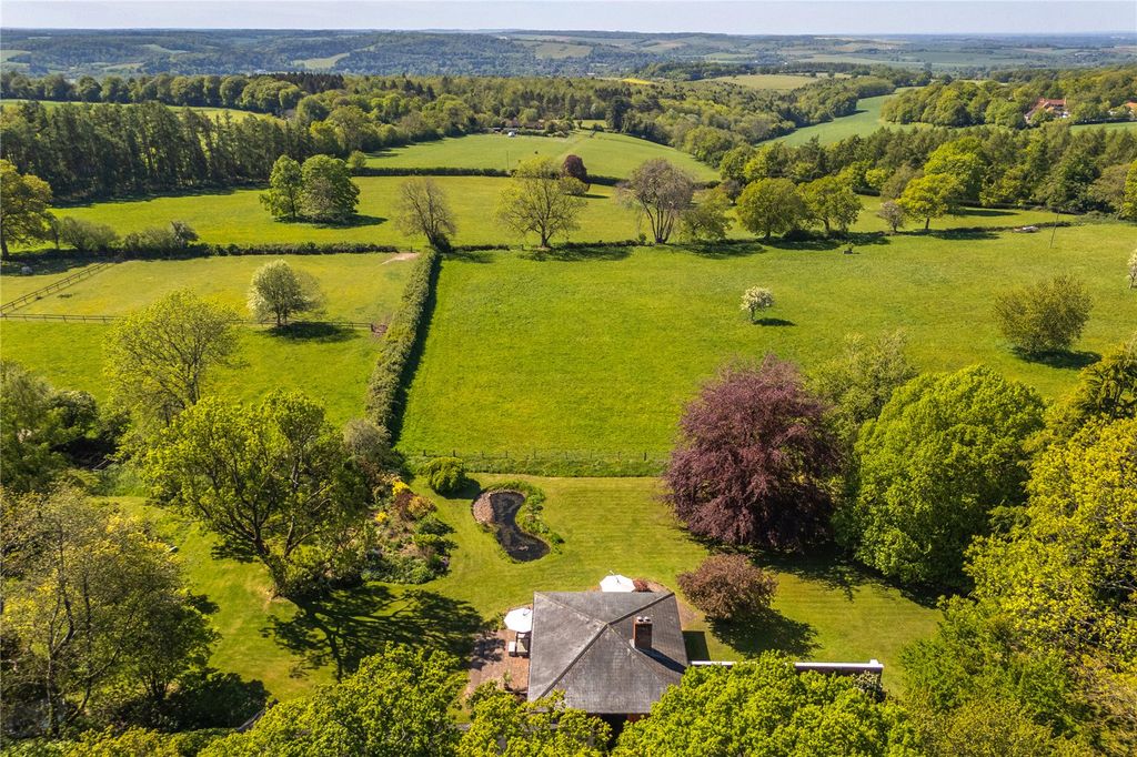 Property photo 2 of 34 Goring Gap View