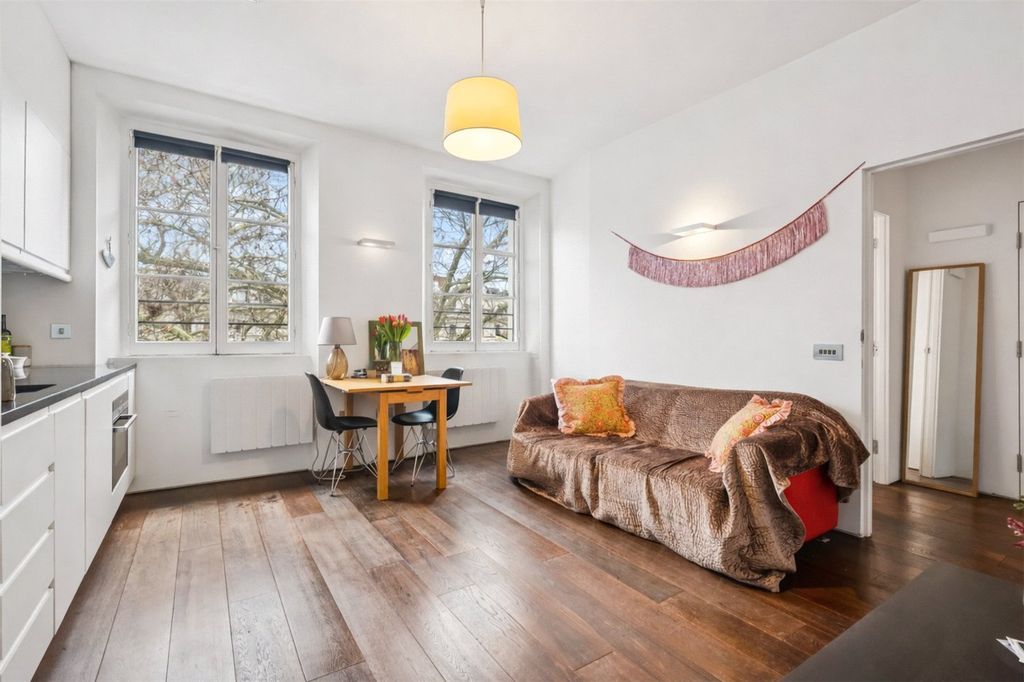 Property photo 3 of 10 Picture No. 18