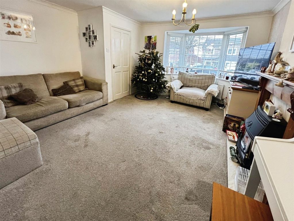 Property photo 3 of 14 Living Room