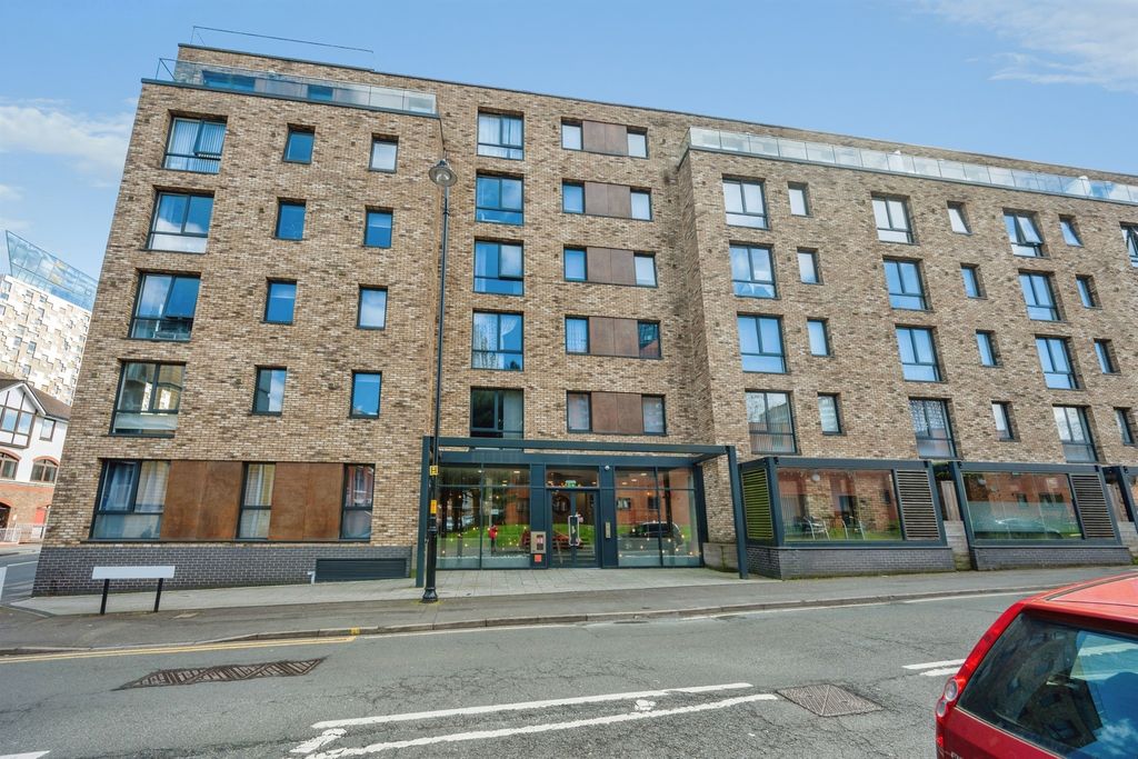 Property photo 2 of 11